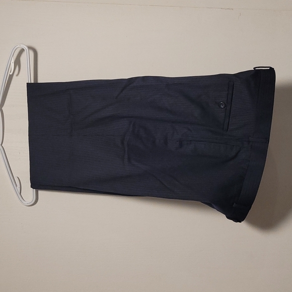 Navy pinstrip 4-peice suit excellent condition. - Picture 4 of 4